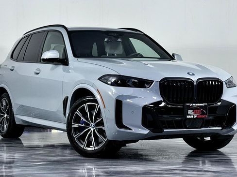 Used 2025 BMW X5 xDrive50e w/ Executive Package AWD/4WD image 2
