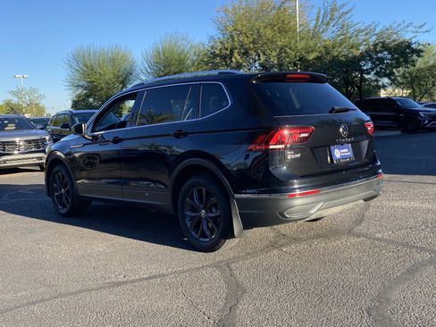 Used 2024 Volkswagen Tiguan SE image 3