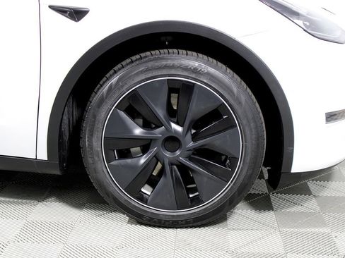 Used 2021 Tesla Model Y Long Range image 33