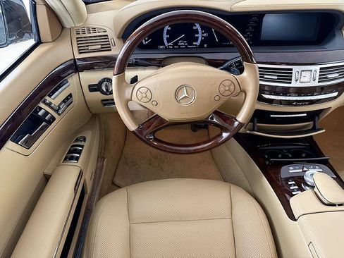 Used 2011 Mercedes-Benz S 550 4MATIC image 10
