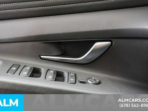 Used 2025 Hyundai Elantra Sport image 45