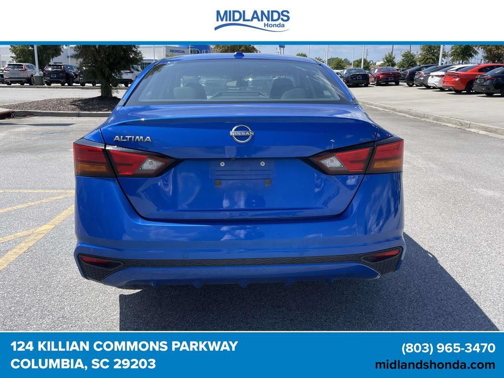 Used 2025 Nissan Altima 2.5 SV FWD image 5