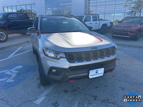 Used 2023 Jeep Compass Trailhawk image 8