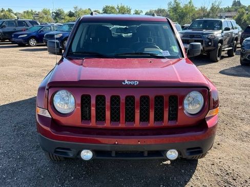 Used 2014 Jeep Patriot Latitude w/ Sun/Sound Group AWD/4WD image 9