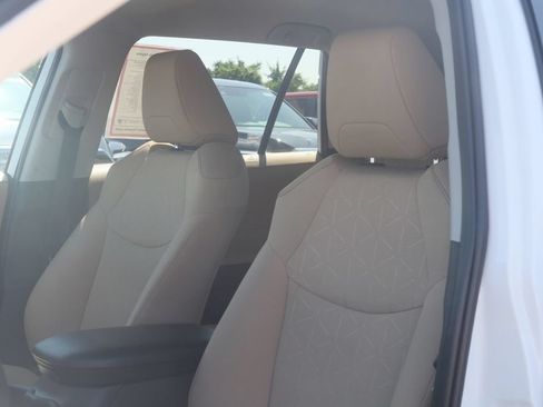 Used 2024 Toyota RAV4 XLE AWD/4WD image 23