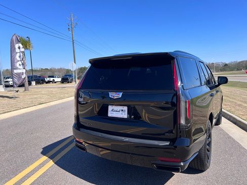 Used 2024 Cadillac Escalade Premium Luxury Platinum image 4