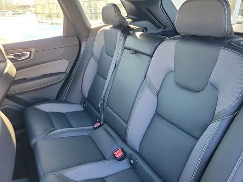 Used 2022 Volvo XC60 T8 R-Design w/ Advanced Package image 29