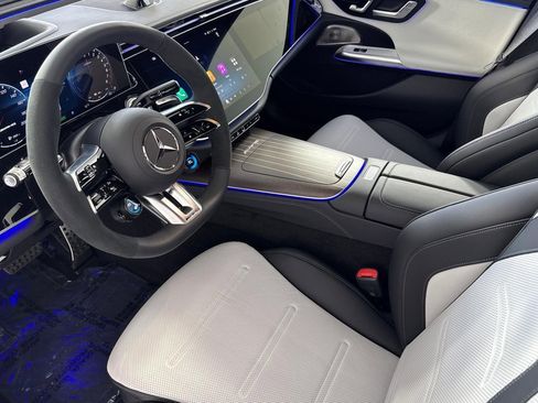 New 2026 Mercedes-Benz E 53 AMG e 4MATIC Sedan image 4