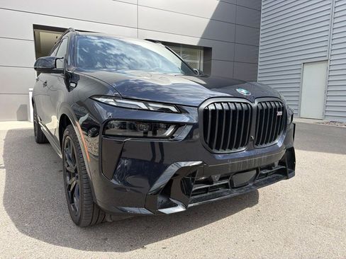 Used 2025 BMW X7 M60i AWD/4WD image 3