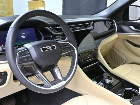 Used 2023 Jeep Grand Cherokee 4xe image 19