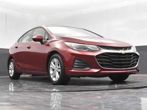 Used 2019 Chevrolet Cruze LT FWD image 24