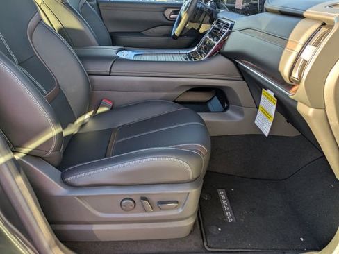 New 2025 Nissan Armada SL w/ Captain's Chari Seat Package image 33