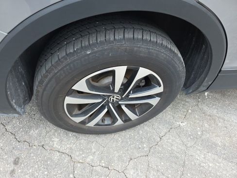 Used 2024 Volkswagen Tiguan S image 18