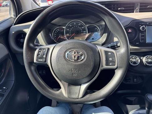 Used 2018 Toyota Yaris L image 22
