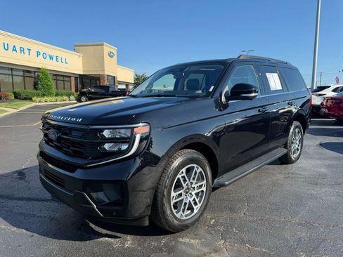 Certified 2025 Ford Expedition Active AWD/4WD image 26