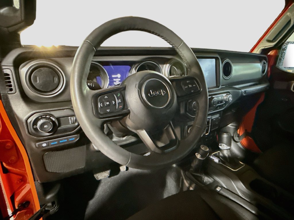 Used 2023 Jeep Wrangler Unlimited w/ Sun & Screen Package AWD/4WD image 12