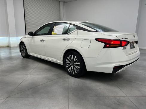 Used 2025 Nissan Altima 2.5 SV FWD image 6