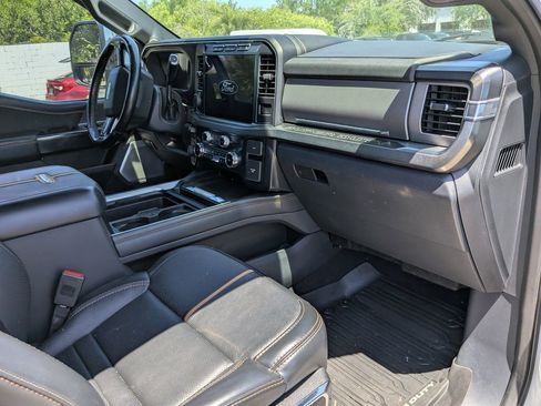 Used 2024 Ford F450 Platinum w/ FX4 Off-Road Package AWD/4WD image 12