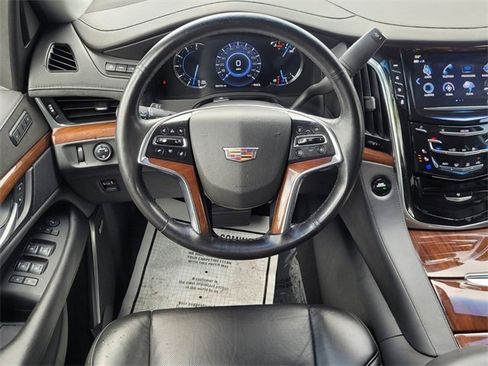 Used 2019 Cadillac Escalade Premium Luxury image 10