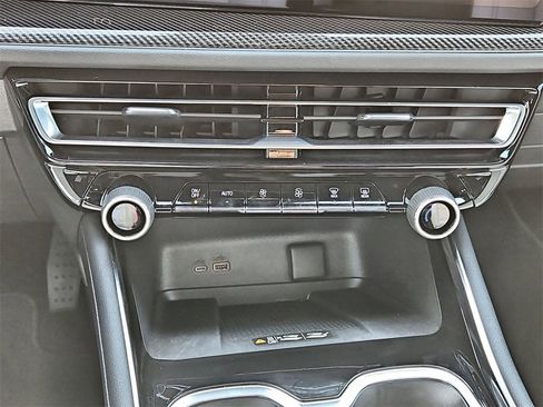 New 2026 Chevrolet Traverse High Country image 14