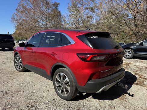 Used 2024 Ford Escape Platinum w/ Premium Technology Package image 4