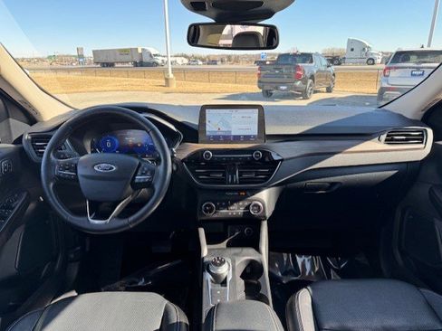 Used 2020 Ford Escape Titanium image 27