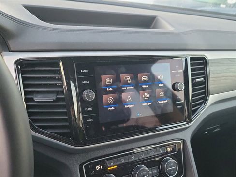 Certified 2023 Volkswagen Atlas SE w/ Black Wheel Package image 20