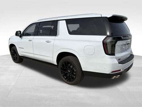 Certified 2026 Chevrolet Suburban High Country AWD/4WD image 3
