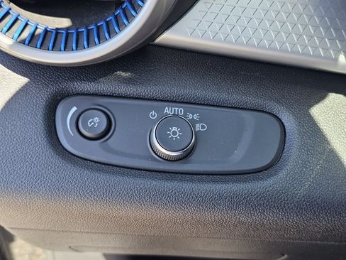 Used 2026 Chevrolet Trax LS FWD image 39