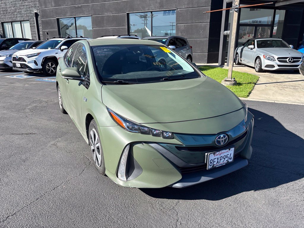 Used 2018 Toyota Prius Prime Premium FWD image 2