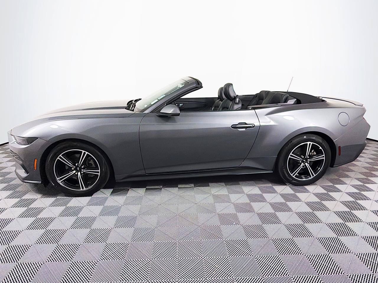 Used 2025 Ford Mustang Premium RWD image 48