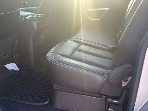 Used 2019 Nissan Titan PRO-4X w/ Pro-4x Convenience Package image 25
