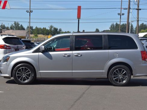 Used 2019 Dodge Grand Caravan GT image 9