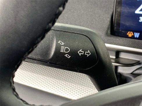 Used 2022 Ford Mustang Mach-E Select image 18