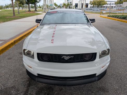 Used 2005 Ford Mustang GT Premium RWD image 3