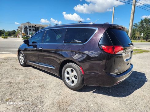 Used 2017 Chrysler Pacifica Touring-L Plus FWD image 7