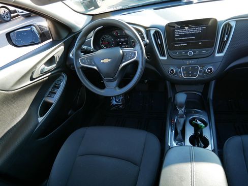 Used 2024 Chevrolet Malibu LT image 9