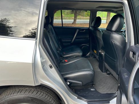 Used 2013 Toyota Highlander SE image 34