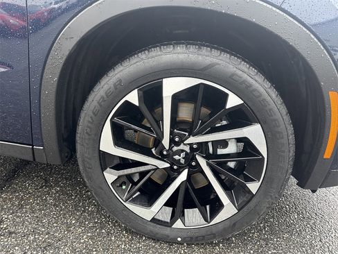 Used 2023 Mitsubishi Outlander SE image 12