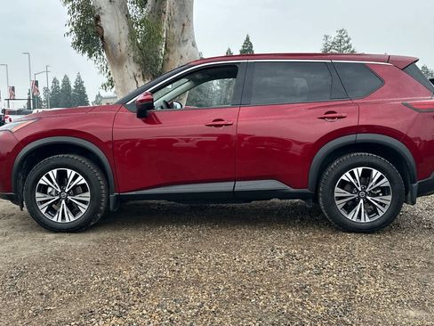 Used 2021 Nissan Rogue SV image 6