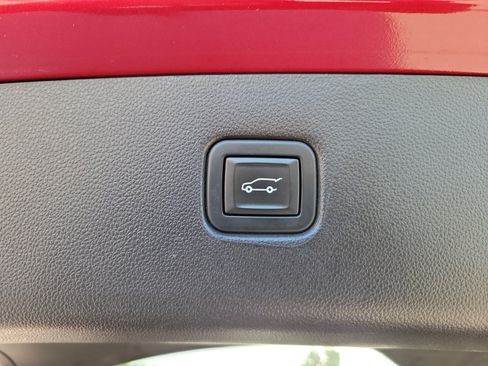 Used 2020 Chevrolet Blazer LT FWD image 12