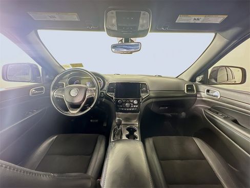 Used 2020 Jeep Grand Cherokee Altitude image 10