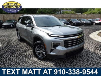 Used 2025 Chevrolet Traverse LT w/ Driver Confidence Package