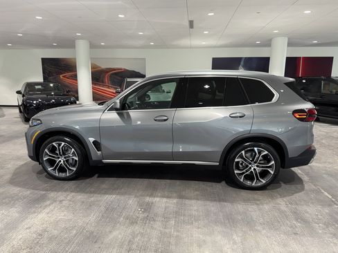 New 2026 BMW X5 sDrive40i w/ Climate Comfort Package image 4