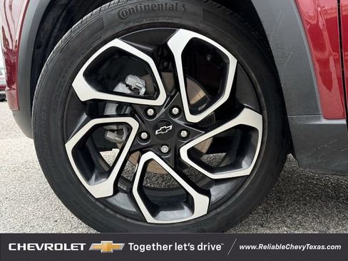 Used 2025 Chevrolet Trax RS w/ Sunroof Package FWD image 10