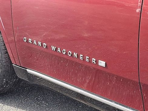 Used 2024 Jeep Grand Wagoneer L Series III AWD/4WD image 26