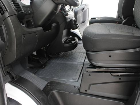 Used 2025 RAM ProMaster 2500 w/ Safety Group FWD image 12