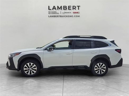 Used 2024 Subaru Outback Premium AWD/4WD image 2