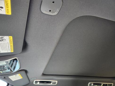 New 2026 Land Rover Range Rover Long Wheelbase SE image 25