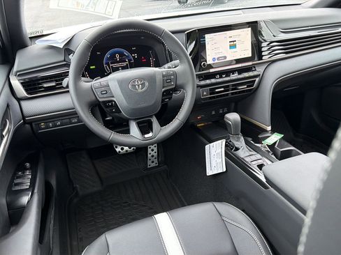 New 2026 Toyota Camry SE FWD image 18